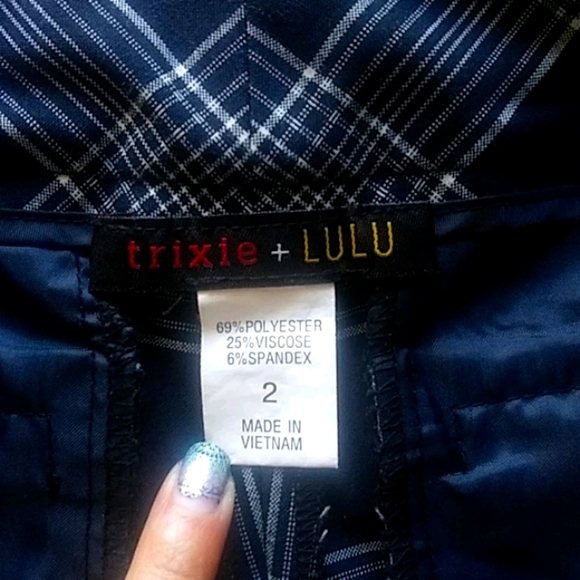 Trixie + lulu plaid navy shorts. - Picture 4 of 4